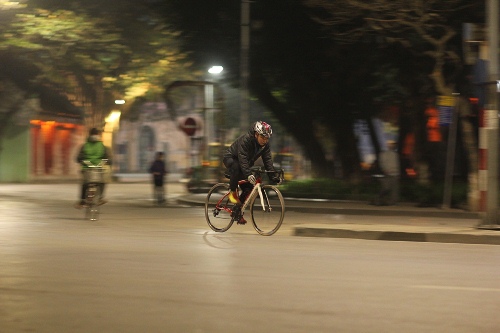 Hà Nội lạnh cắt da cắt thịt, những khung hình ghi lúc 4h sáng